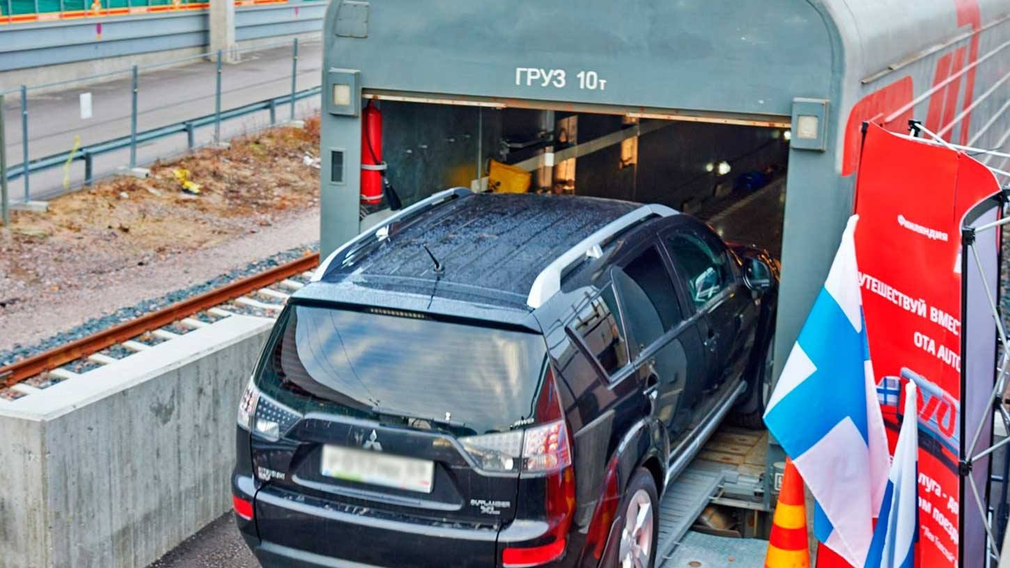 Перевозка авто ж/д транспортом: почему это удобно?